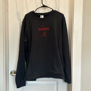 Men’s Alabama Crewneck Sweatshirt. Front pocket